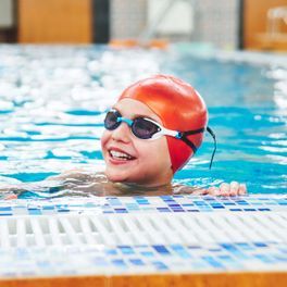 a young swimmer getting competitive swim classes from hudson valley swim silver spring maryland