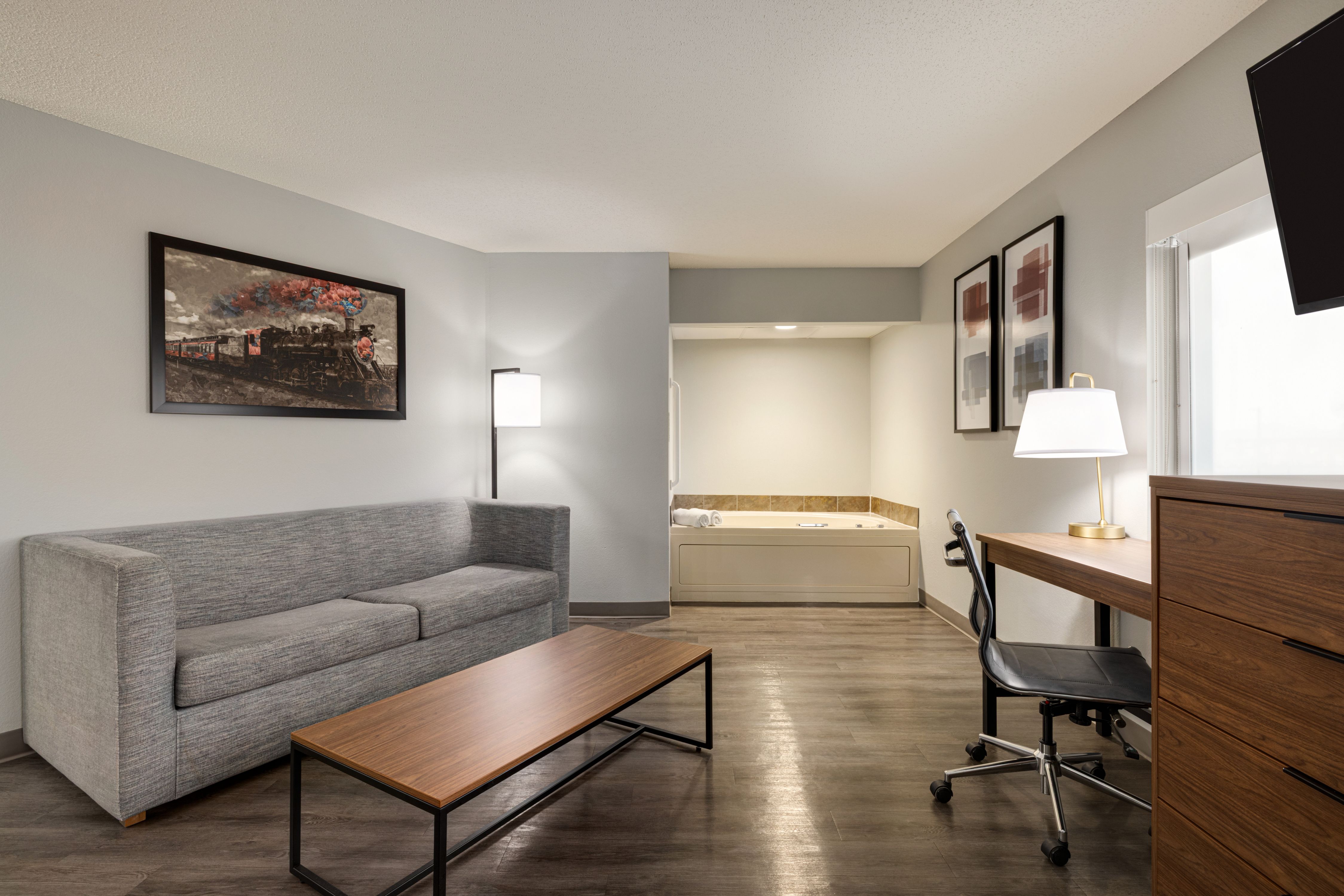 1 King Deluxe Studio Suite - 1612172.jpg