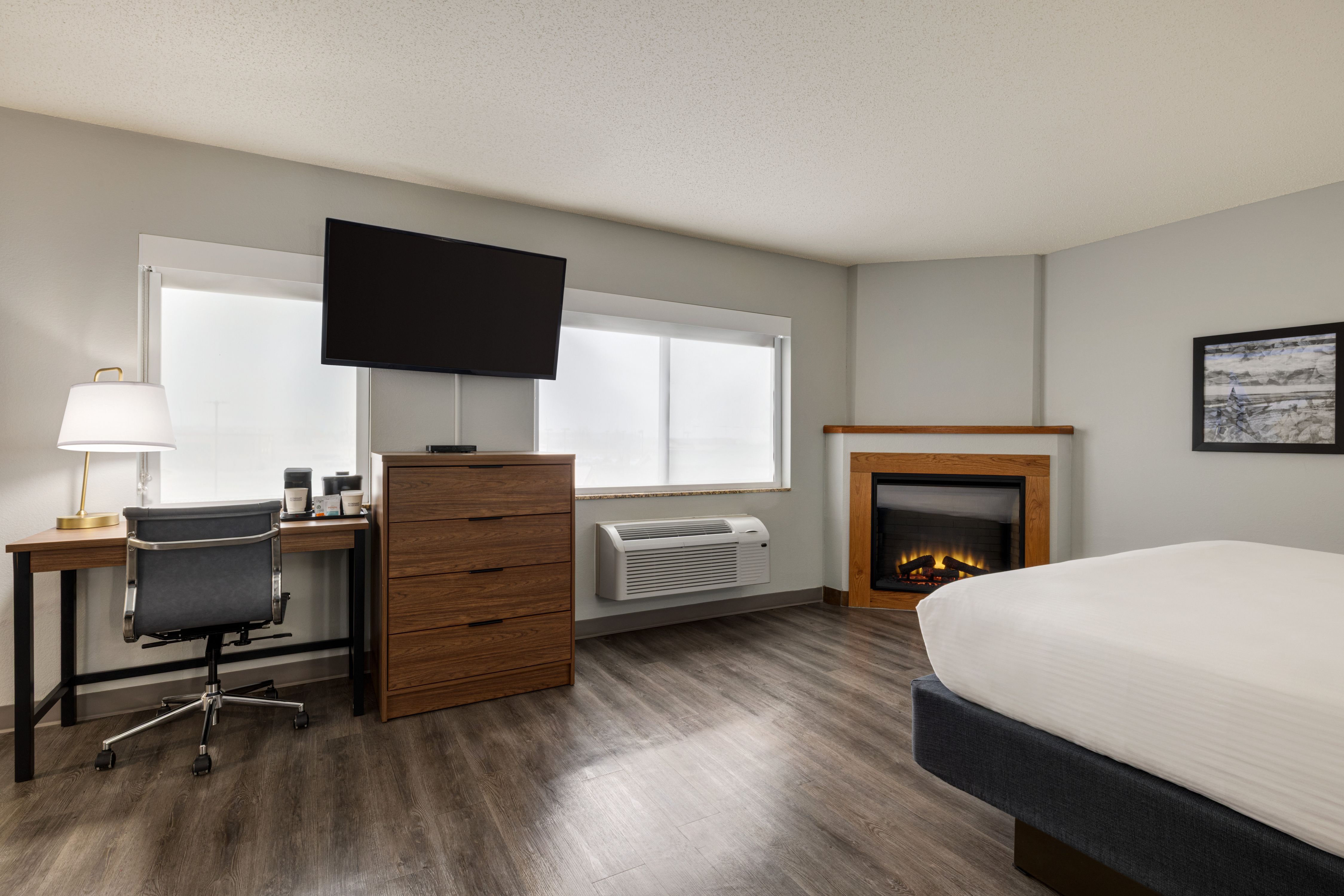 1 King Deluxe Studio Suite - 1612174.jpg