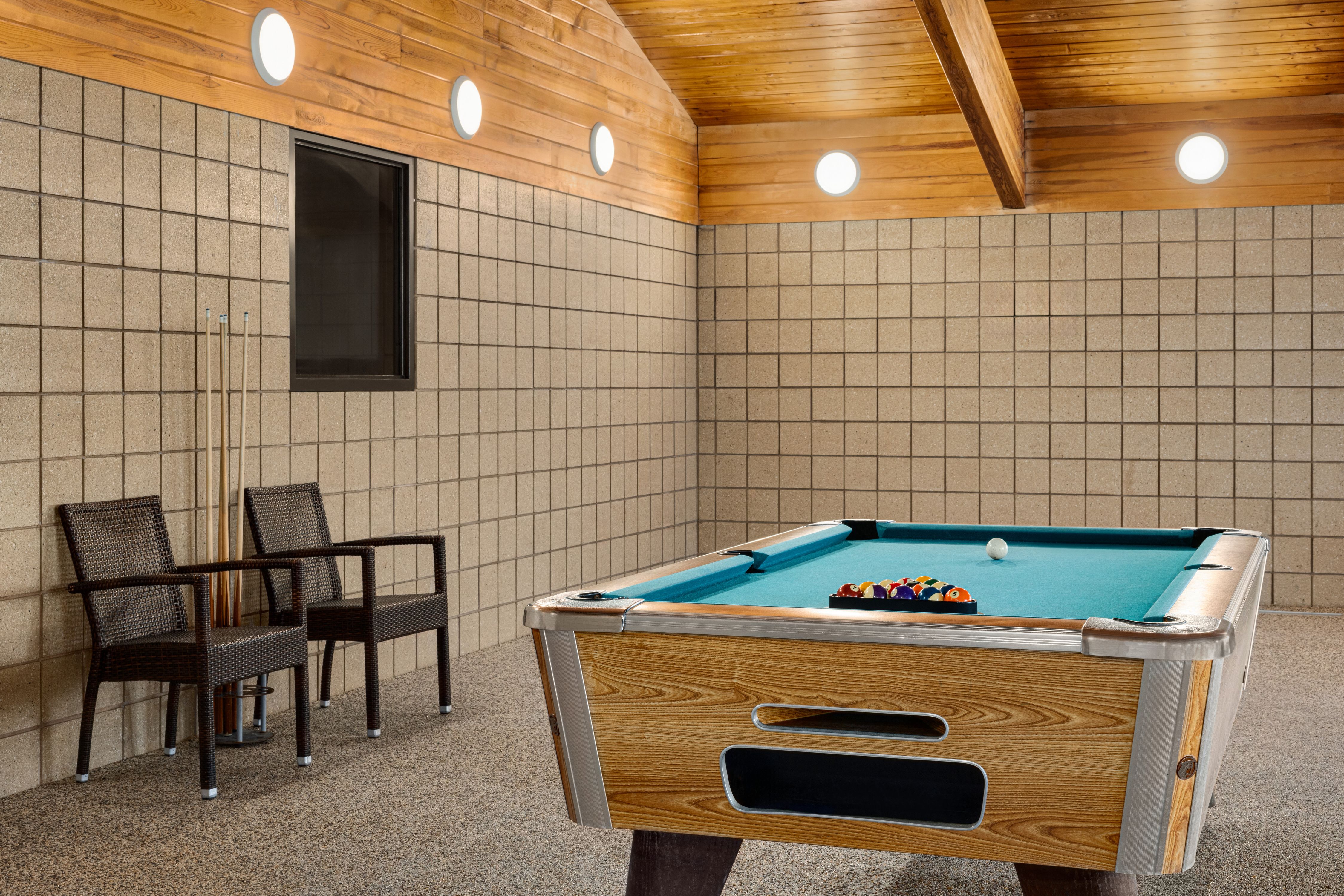 Game Room - 1612107.jpg