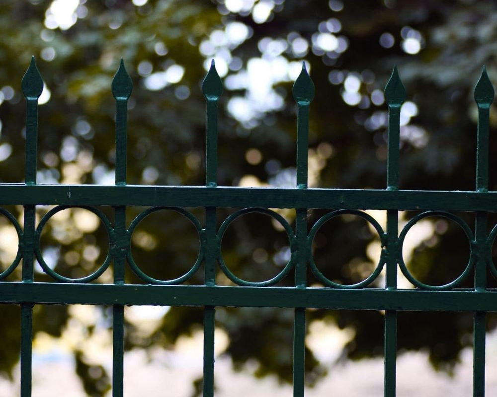 Fence painting in Horner Park Chicago for vinyl fencing