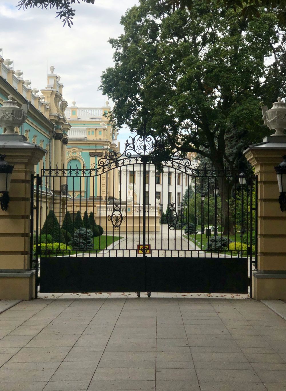 right-fence-for-safety.jpg