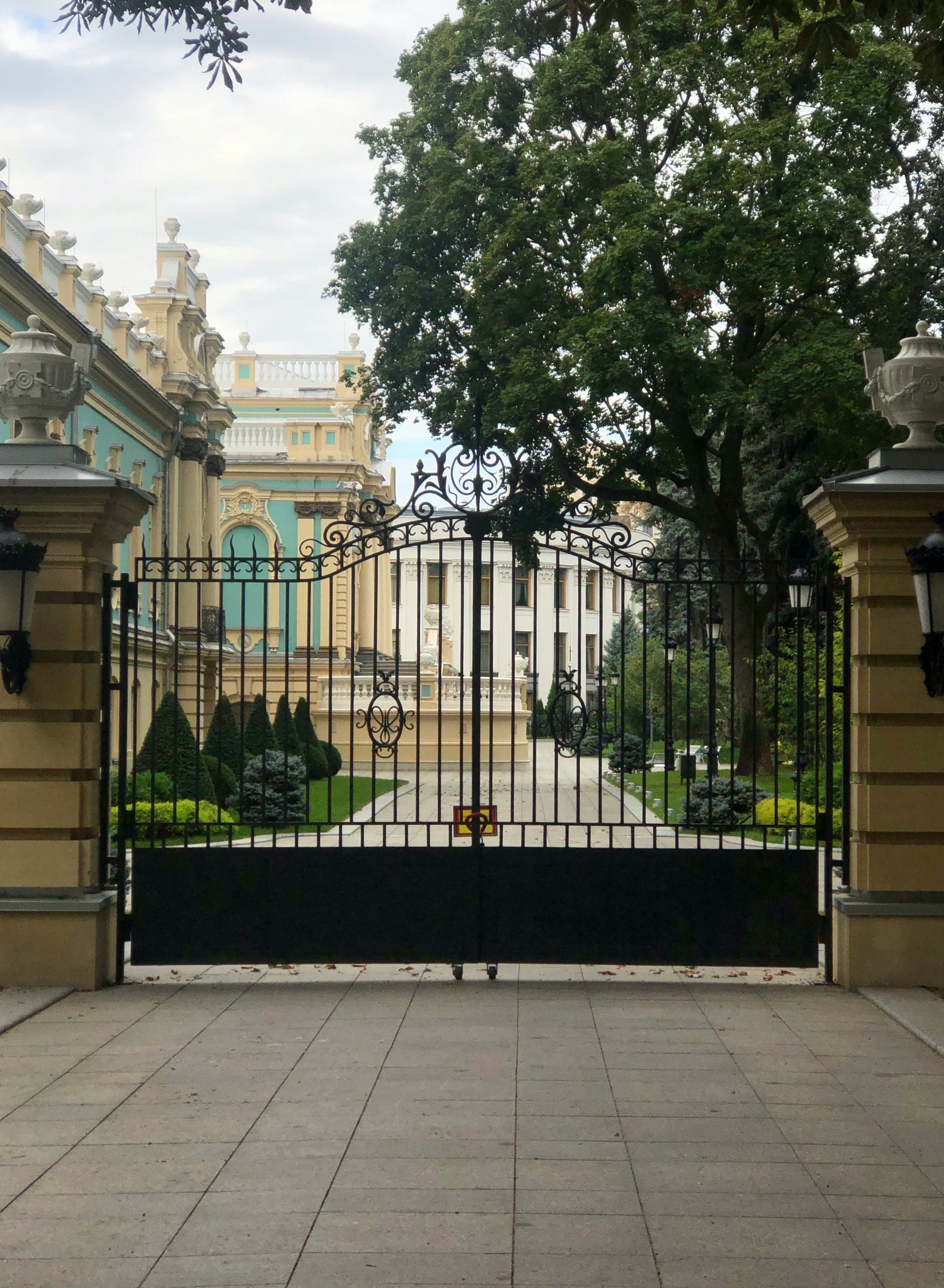 right-fence-for-safety.jpg