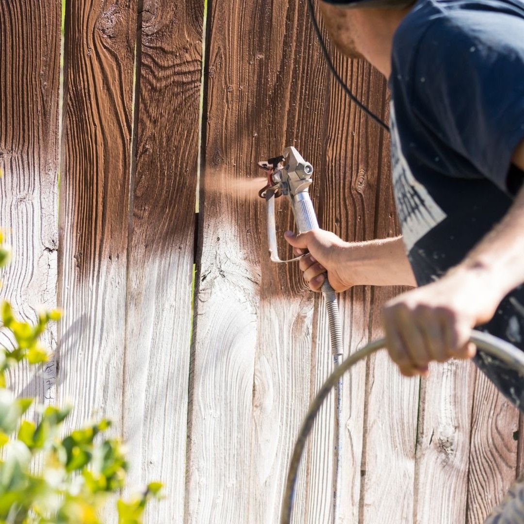 fence-painting-chicago-wood-fence-spray.jpg