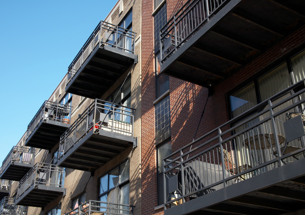 balcony-and-railing-installation-wrigleyville-chicago (2).png
