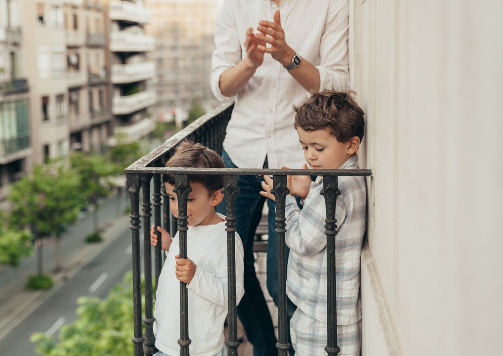balcony-railing-installation-east-ravenswood-chicago (16).png