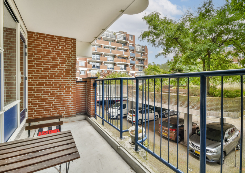 balcony-railing-installation-north-halsted-chicago (5).png