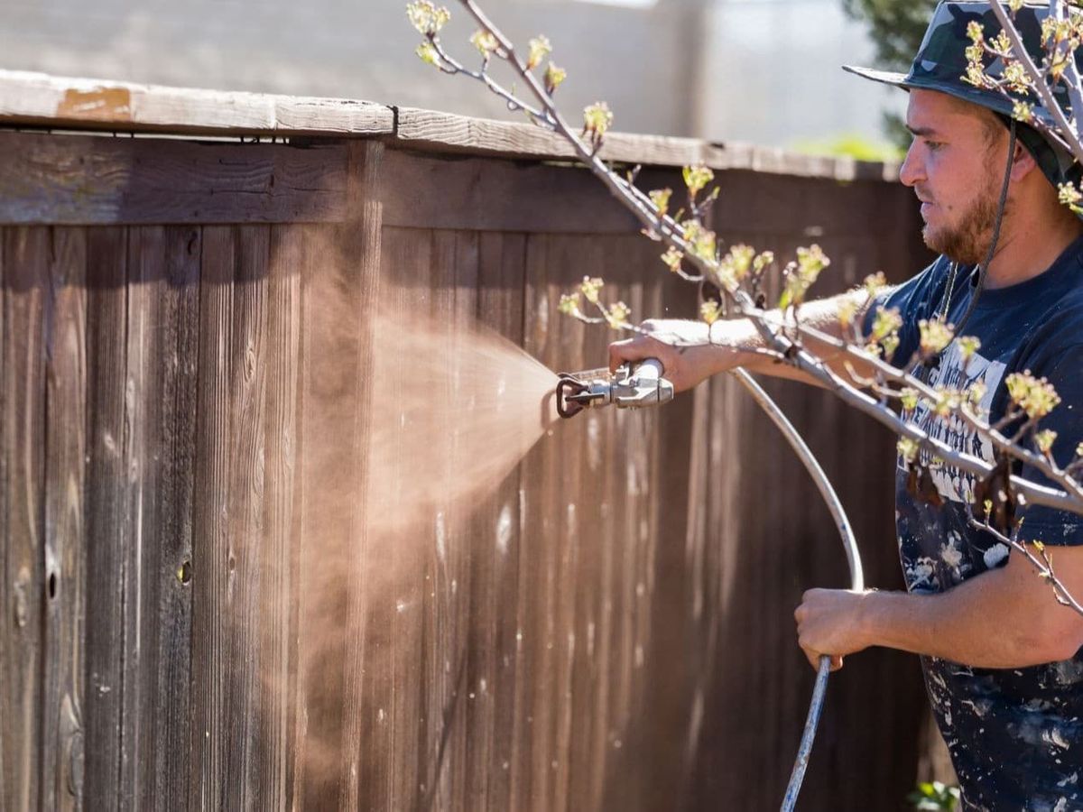 fence-spray-painting-bronzeville-chicago.jpg