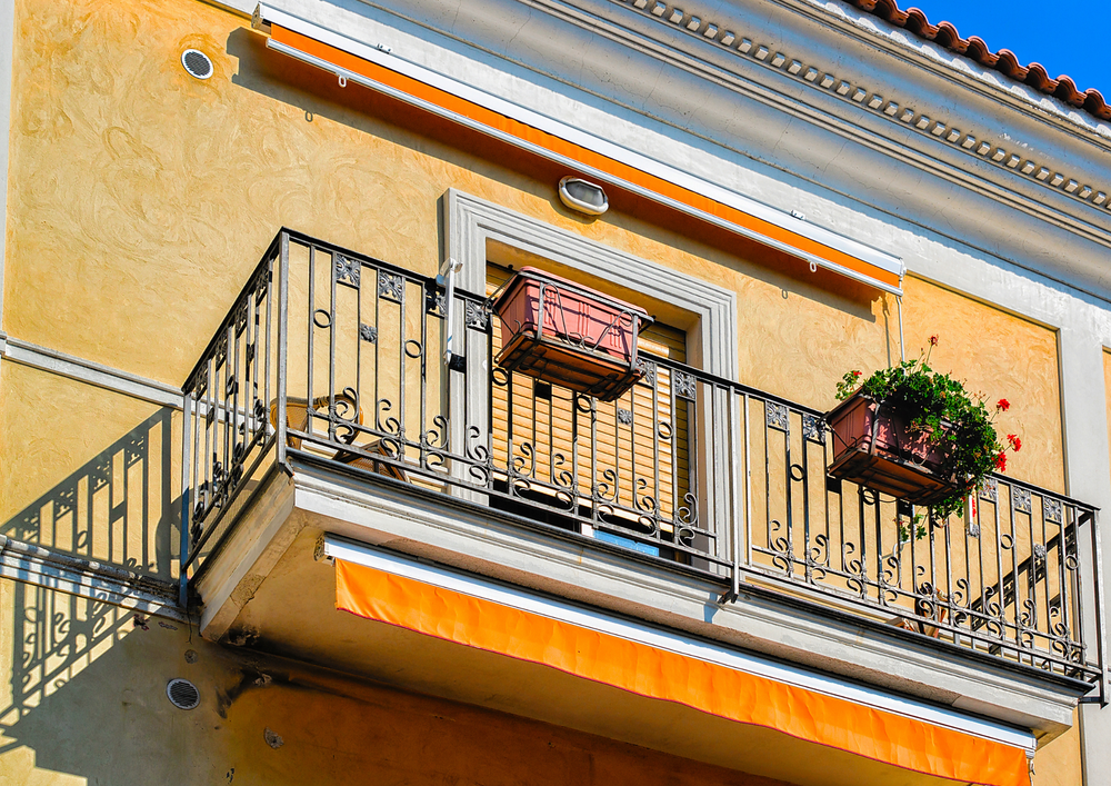 balcony-and-railing-installation-wrigleyville-chicago (11).png