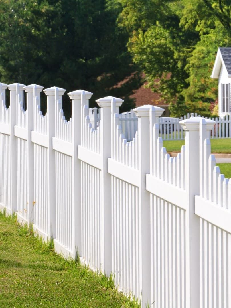 Fence Painting and Refinishing Service in DePaul Chicago