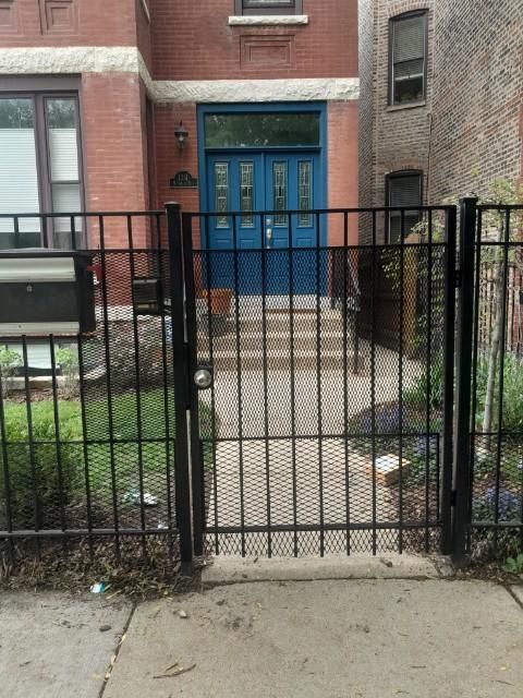 wrought-iron-fence-chicago-4.JPG