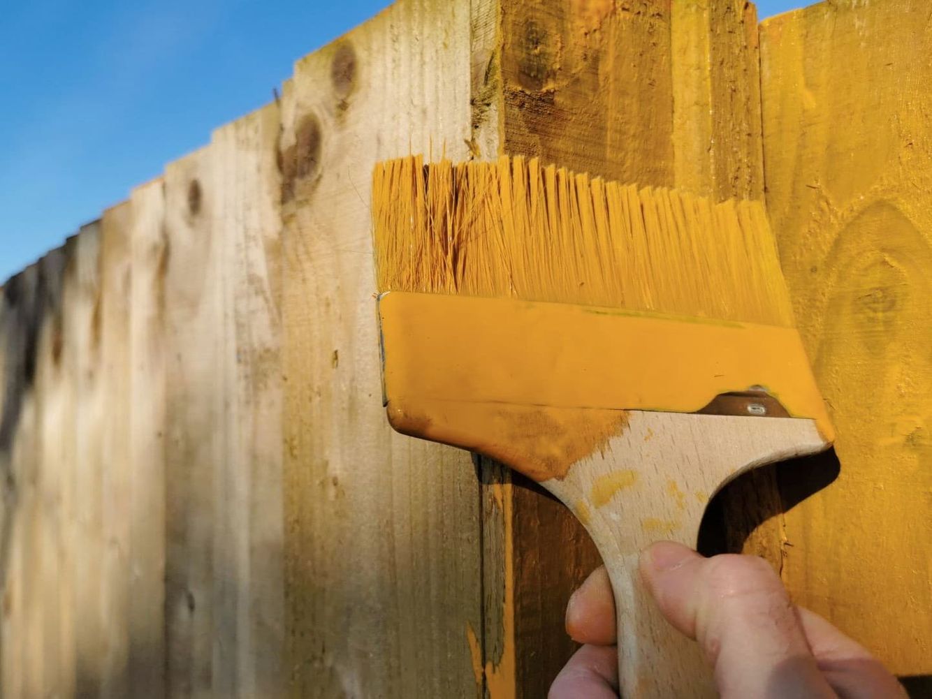 Fence Painting and Staining in North Halsted Chicago