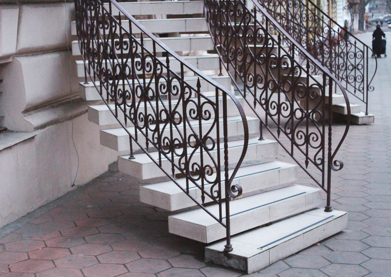 balcony-and-railing-installation-hyde-park-chicago (14).png