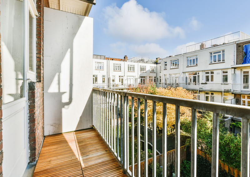 balcony-railing-installation-east-ravenswood-chicago (5).png