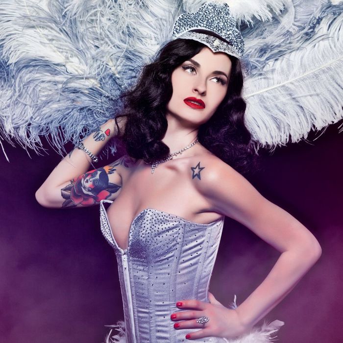 burlesque dancer with feathers