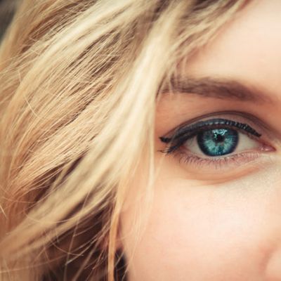 woman-blue-eye-closeup-640-427x427.jpg