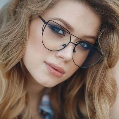 beautiful-woman-funky-glasses_640-427x427.jpg
