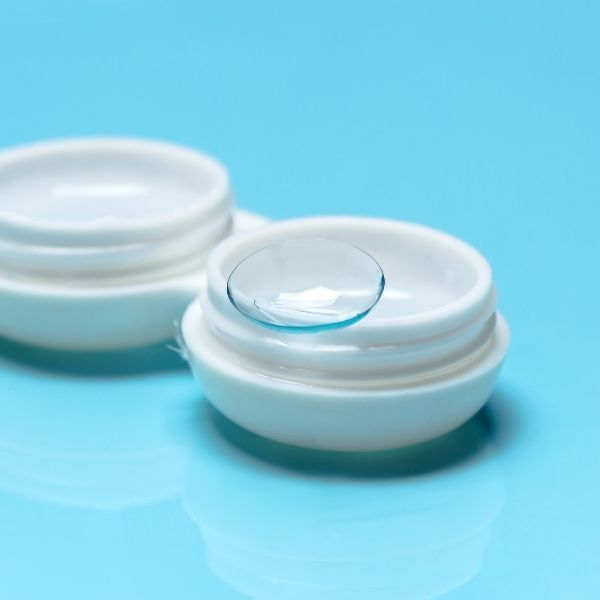Daily vs. Monthly Contact Lenses_ Which Is Right for Your Lifestyle_ 4.jpg