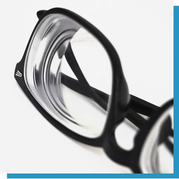 eye glasses with frames 