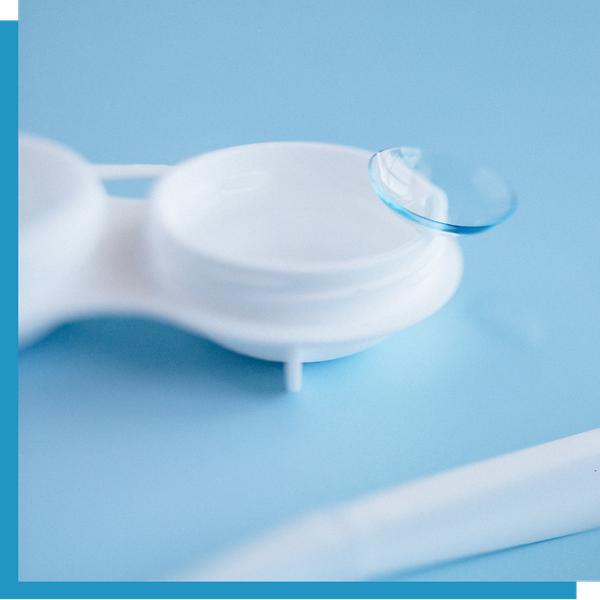 contact lens on case