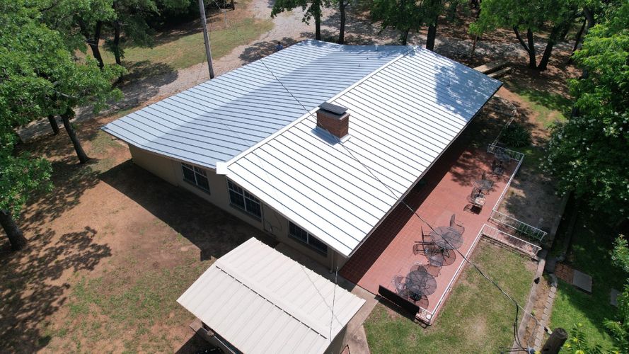 Standing seam metal roof