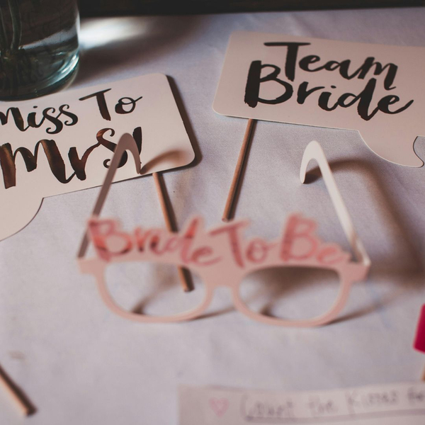 Why Houston Brides Are Saying %E2%80%9CYes%E2%80%9D to the Photobooth - Image 1.jpg