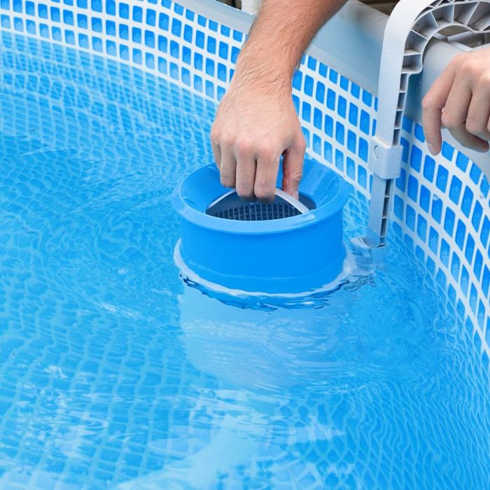 regular pool maintenance service Los Angeles County