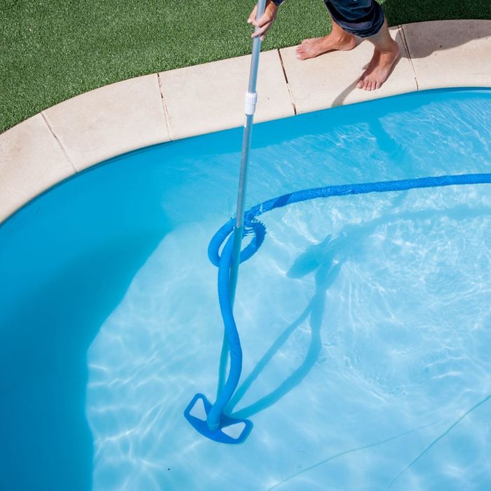 pool cleaning services