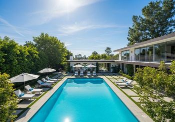 pool service in Beverly Hills ca