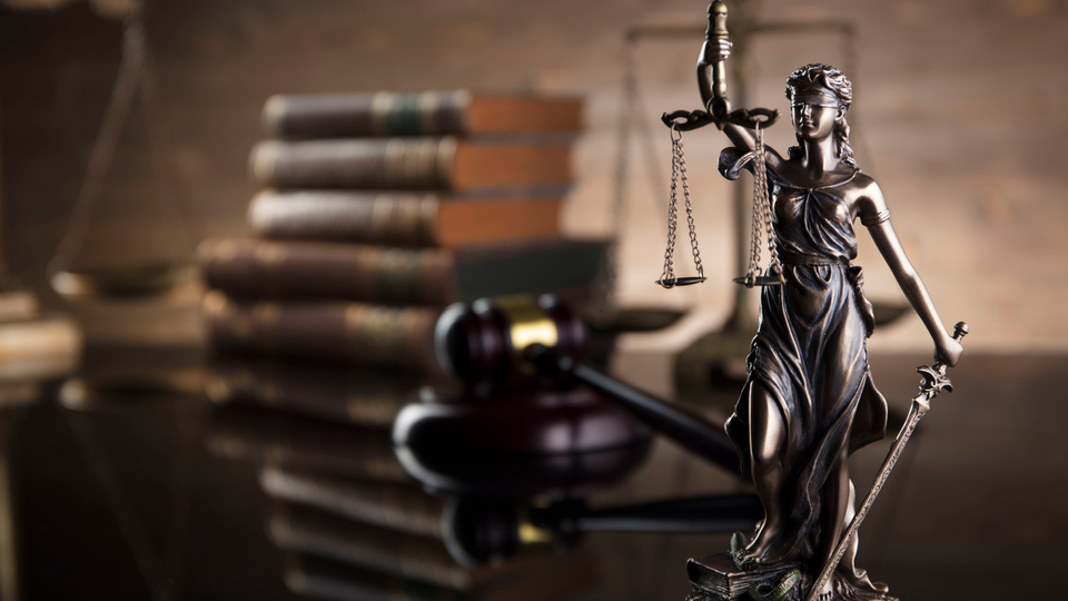 M34978 - What To Look For In An Attorney - Blitz Cover Image (1).png