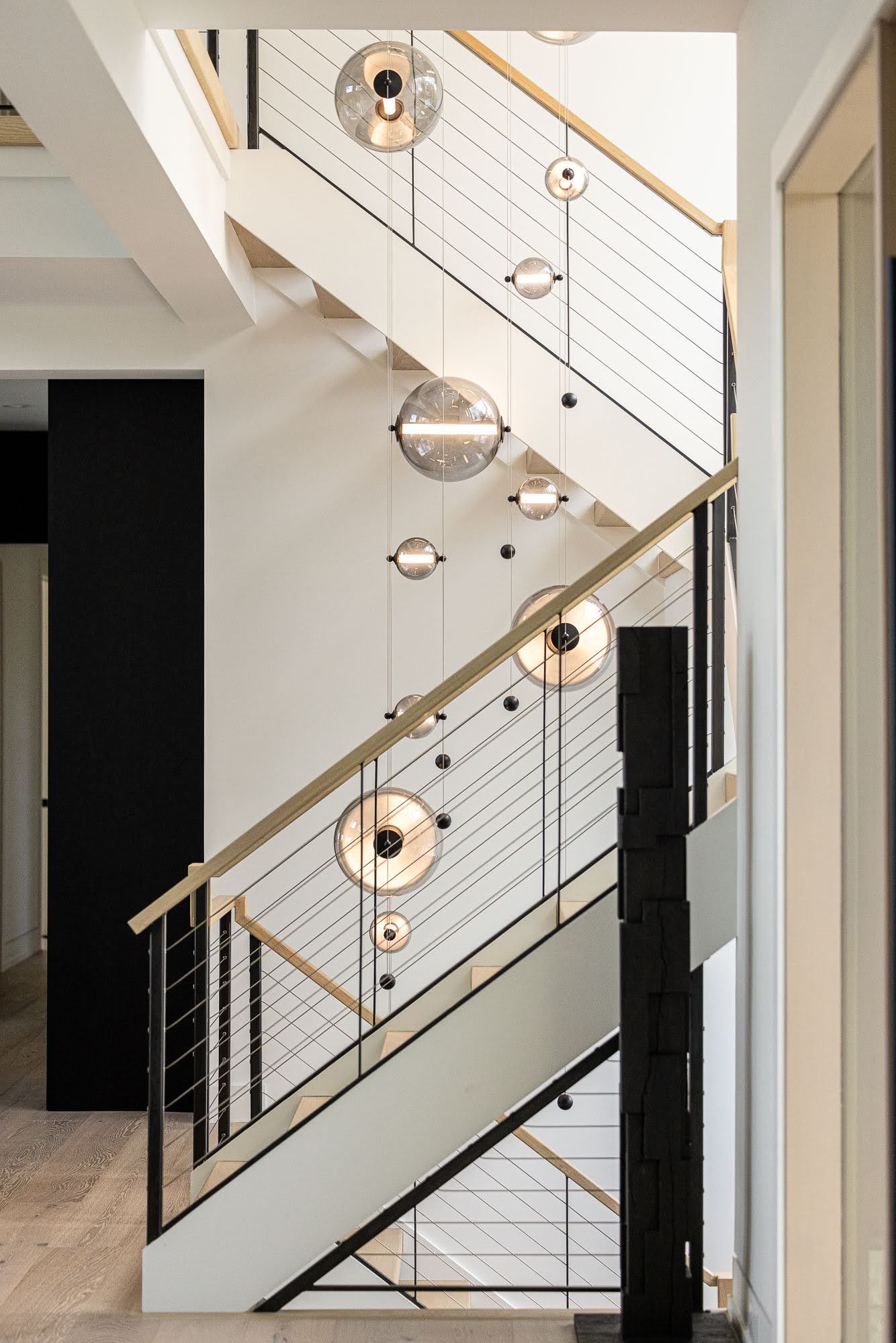 modern staircase lighting 