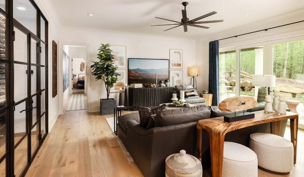 BLOG 2023-12-20 BASEMENT Dillard Jones 308 Ramble by Photographer Jack Robert-1437-Edit1.jpg