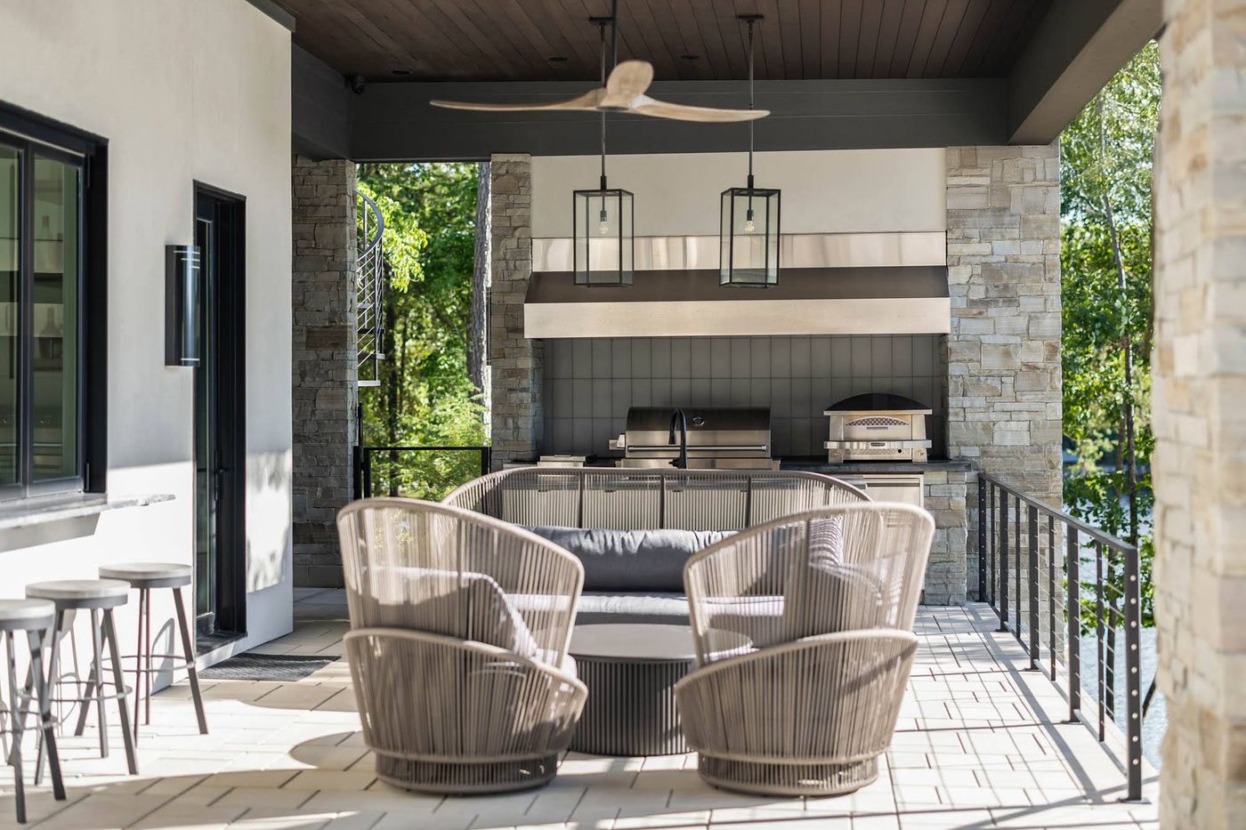 outdoor kitchen with sitting space 