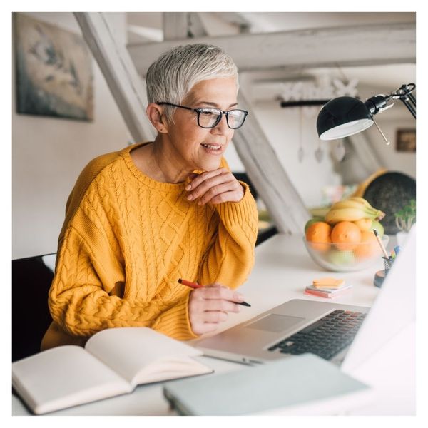 woman on laptop