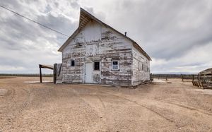 Outbuilding-1-5924776fe55fc-2000x1246.jpg