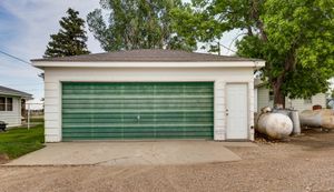 Garage-5924773540500-2000x1150.jpg