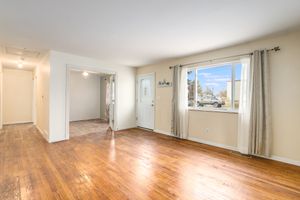 2428 W 24th St_03.jpg