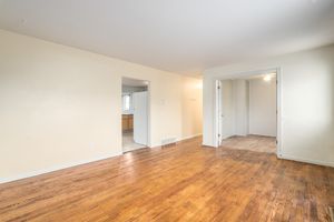 2428 W 24th St_05.jpg