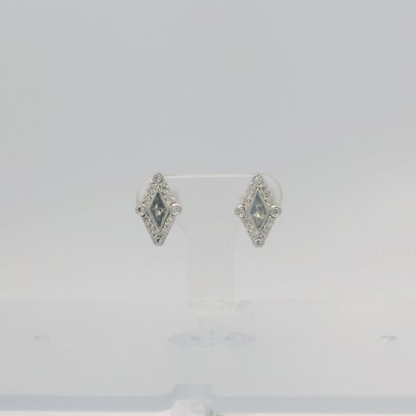 4-Why Birthstone Jewelry Makes the Perfect Gift for Any Occasion.jpg