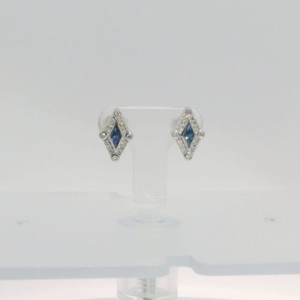 2-Why Birthstone Jewelry Makes the Perfect Gift for Any Occasion.jpg