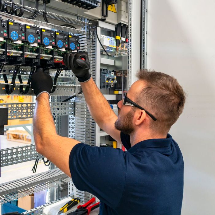 Connecting a panel 