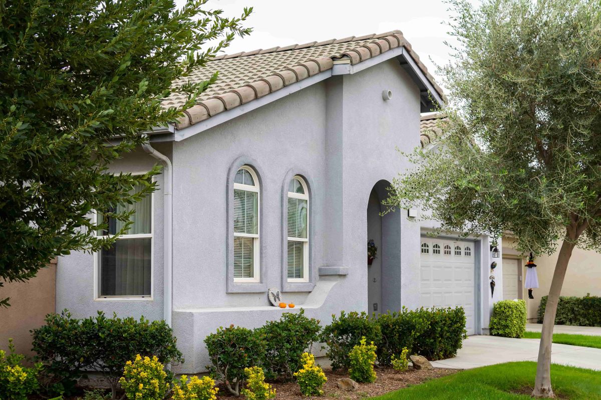 Best-paint-type-for-stucco-scaled.jpeg