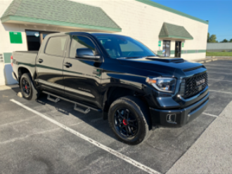 LUNA BLACK TRUCK.png