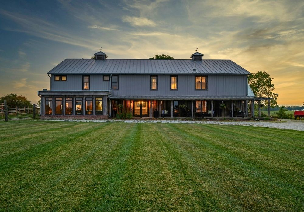 large modern barndominium large modern barndominium