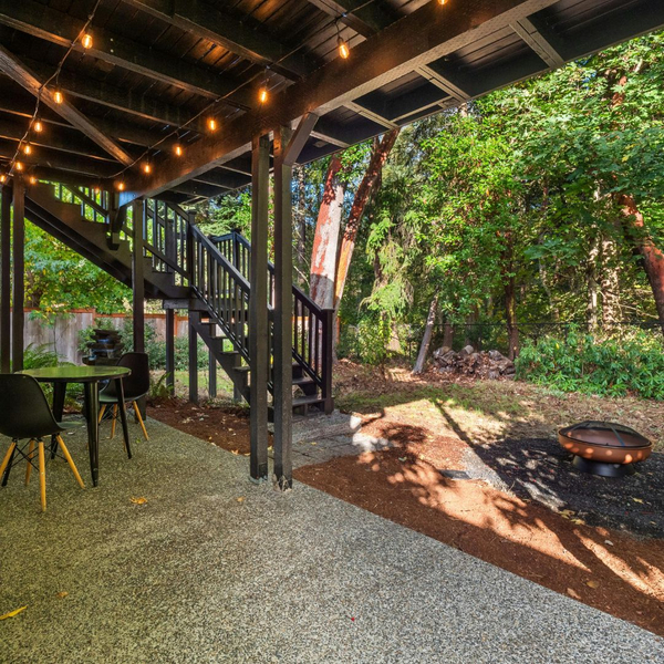 Landscape Lighting Services1.jpg