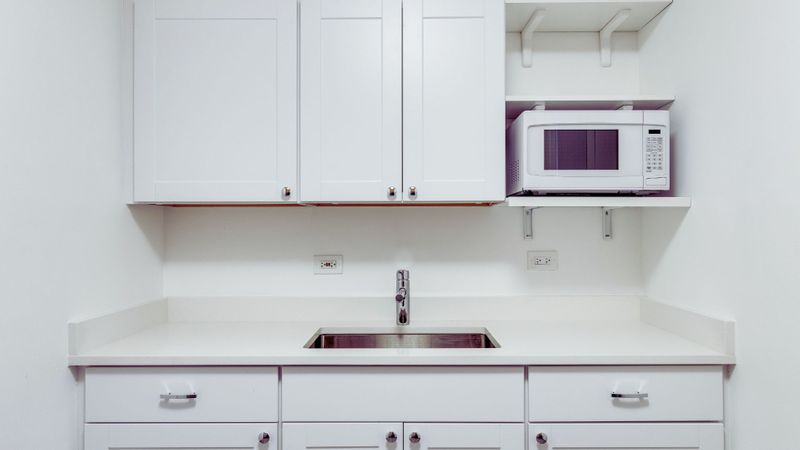 white kitchen cabinets