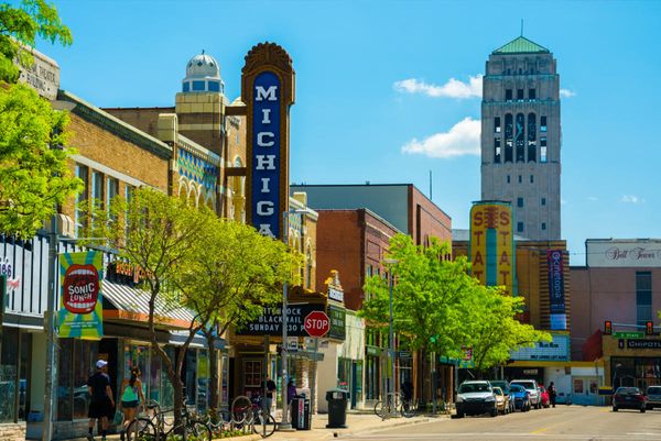 ann_arbor_state_street_downtown_1a_7b33059b-9e21-476d-a29d-bb0376068c18.jpg
