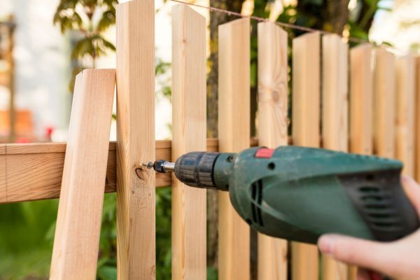 M333107 Res Fence Repair.jpg