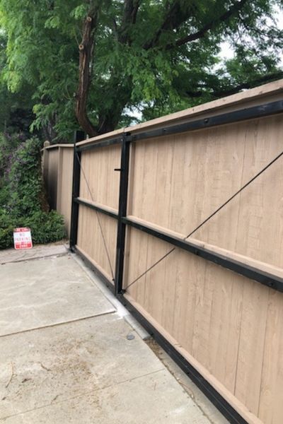 M333107 Res Auto Gates.jpg