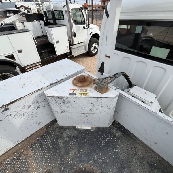 hydraulic oil reservoir